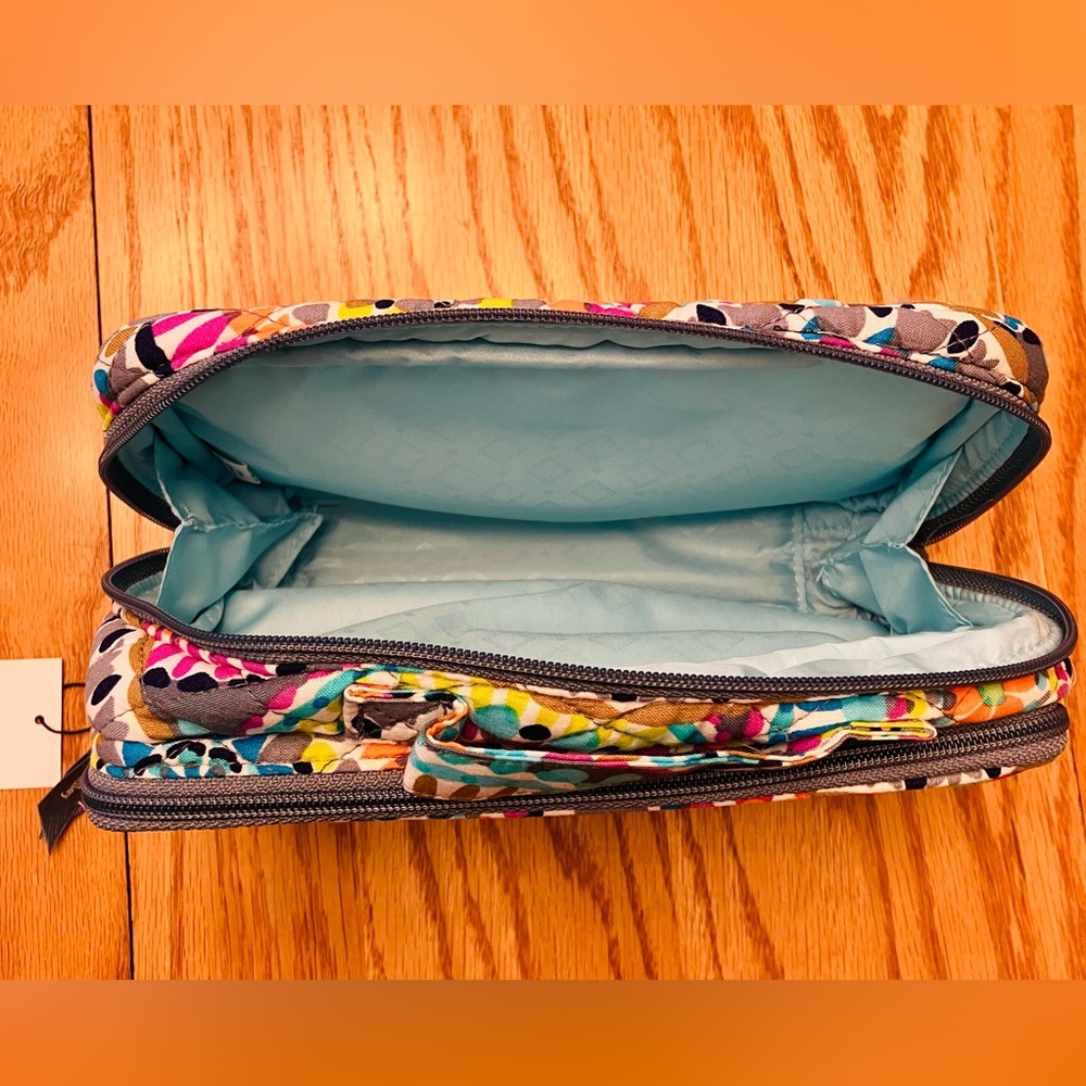 NEW Vera Bradley SUNNY MEDALLIO Blush and Brush Bag Makeup Cosmetic Travel Case - Picture 3 of 8